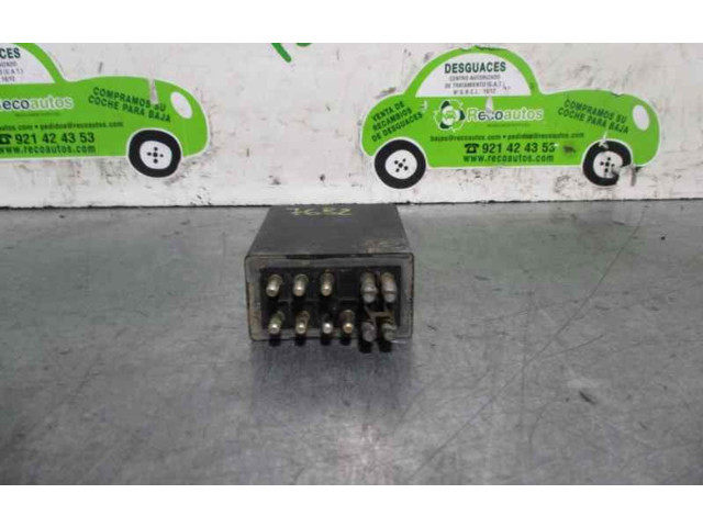   Pojistková skříňka 0045453632, 281001013   Mercedes-Benz E W124 1986