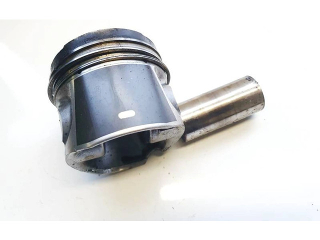 Píst 1744p202, 81l123   Peugeot 407     