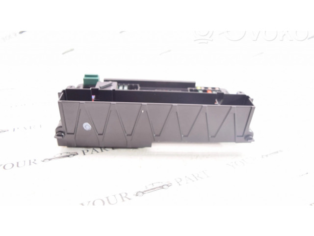 Блок предохранителей 9210863   BMW X3 F25    