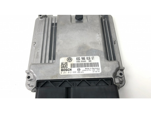 Блок управления двигателя 03G906016GT, 0281012698   Skoda Superb B5 (3U)