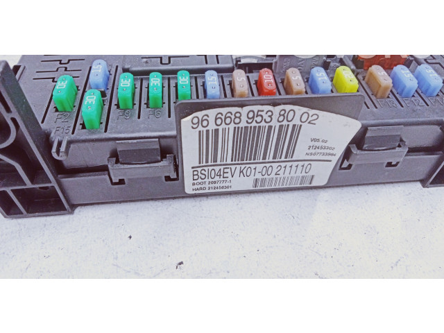 Блок предохранителей 966689538002, K0100211110   Peugeot 5008    