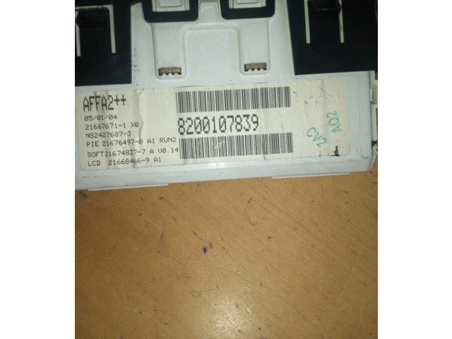 Дисплей    8200107839   Renault Megane II
