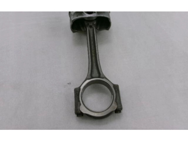 Píst 9807260380   Peugeot 208     