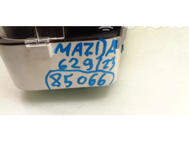 Přístrojová deska  Mazda 121 SM 2002 MR390657  