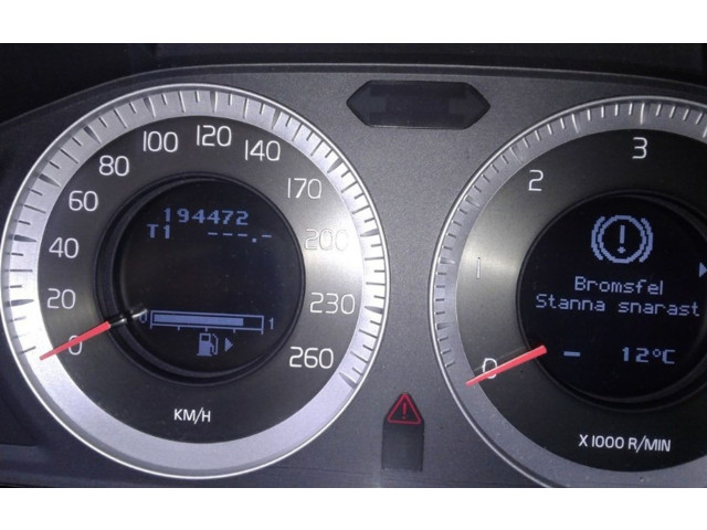 Přístrojová deska  Volvo XC70 2011 31270901  