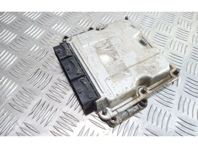Řídící jednotka 0281001934, 8200078730   Renault Scenic I 2001