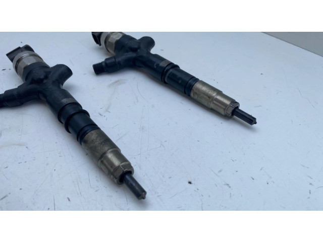 Комплект форсунок 2367030100    Toyota Hilux (AN10, AN20, AN30) для дизельного двигателя  2.5