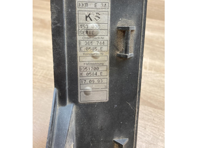   Pojistková skříňka 8365744, 8351700   BMW 5 E34 1988
