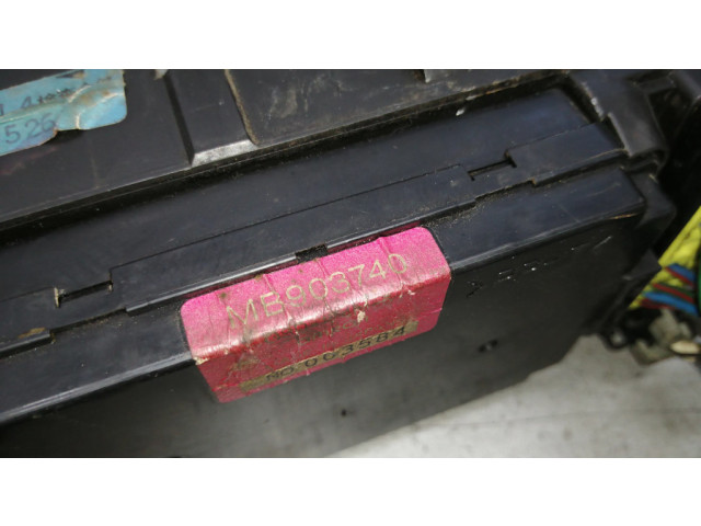 Блок предохранителей MB903740   Mitsubishi Galant    