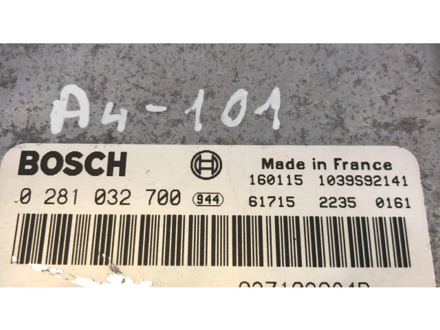 Блок управления двигателя 237103984R, 0281032700   Renault Trafic III (X82)