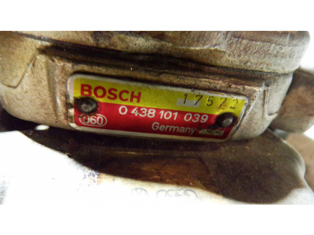 Vstřikovací lišta 0438101039, 032116   Audi 80 90 B3  pro benzínový motor 1.8  