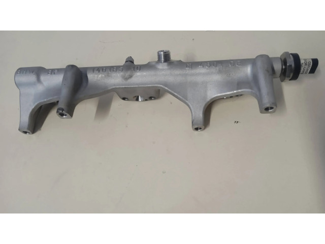 Vstřikovací lišta 7639975   BMW 1 F20 F21  pro benzínový motor 3.0  