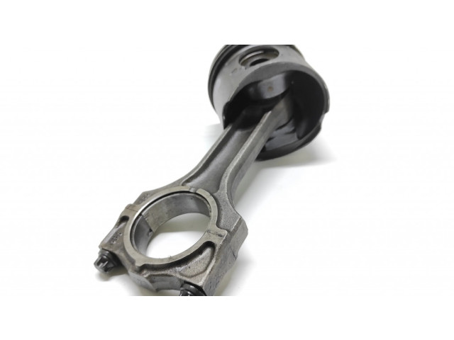 Píst    BMW 5 E39  pro naftový motor 3.0 M57 M57/DP71/430/267T/2M