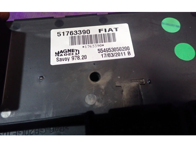 Блок предохранителей  51825658, 51825658   Fiat Linea    