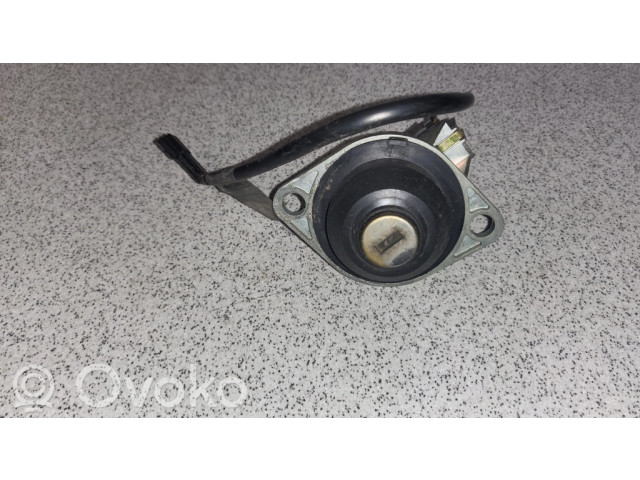 Zámek zadních dveří 8363699   BMW 5 E39 2000