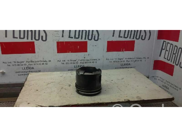 Píst    BMW 3 E36  pro naftový motor 2.0 204D1 D 