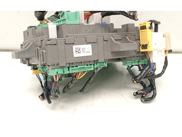 Блок предохранителей  E2VTV0E240, 7002612011   Honda Civic IX    