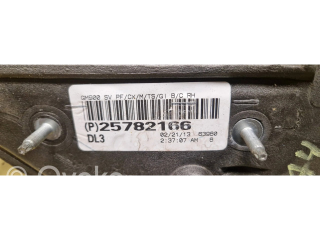 Zpětné zrcátko pravé Chevrolet Suburban 2010  25782166  
