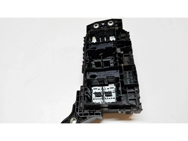   Pojistková skříňka 68347016AD   Jeep Grand Cherokee WL 2021