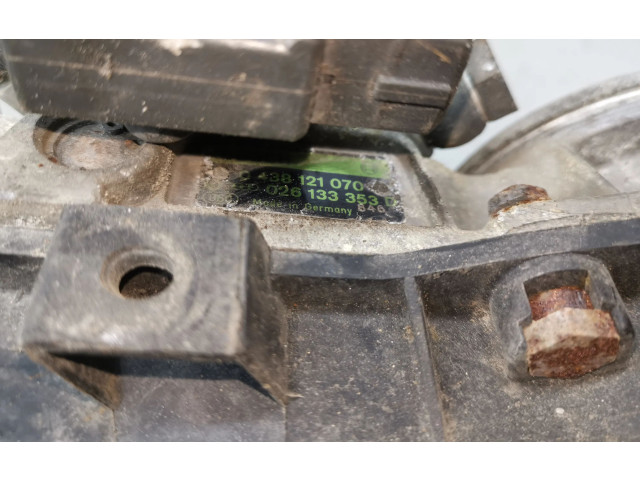 Vstřikovací lišta 0438121070, 026133353D   Audi 80 90 B3     