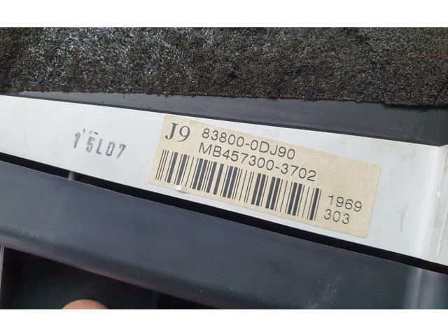 Přístrojová deska  Toyota Yaris 2002 838000DJ90, MB4573003702  