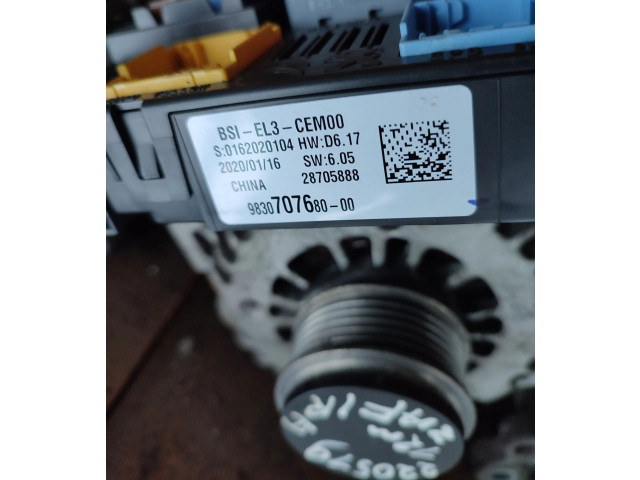 Блок предохранителей 9655321280, 983070768000   Citroen C4 Cactus    