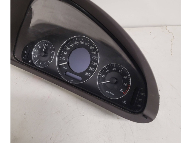 Přístrojová deska  Mercedes-Benz CLK A209 C209 2003 A2095403111, 110080251001  