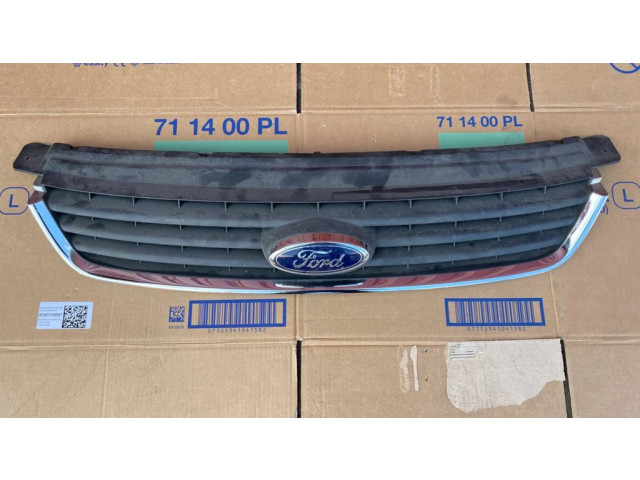 Верхняя решётка Ford Kuga I 2008-2012 года 8V41R7081A      