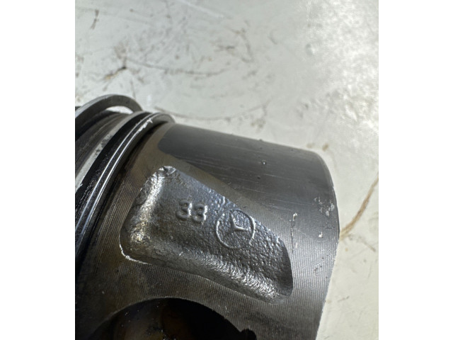 Píst 8340F   Mercedes-Benz ML W164    642.940 