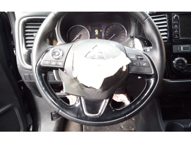 Volant Mitsubishi Outlander 2016   