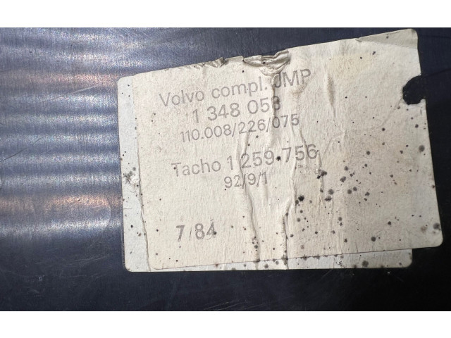 Přístrojová deska  Volvo 240 1985 1348058  