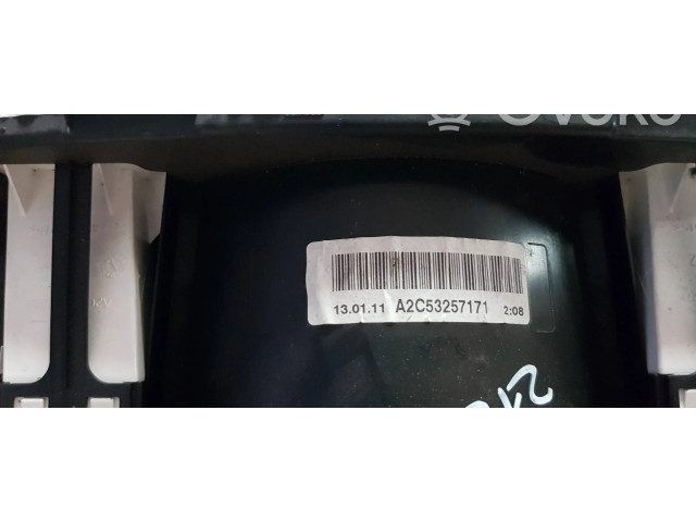 Přístrojová deska  Mercedes-Benz E W212 2012 A2129002010, A2C53257171  