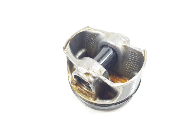 Píst 9488343, 11259488343   BMW 1 F40     