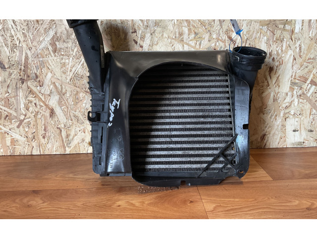 Интеркулер  7L0117339   Volkswagen Touareg II 