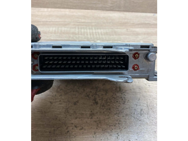 Řídící jednotka 443907401BA, 0281001092   Audi 100 S4 C4 1990