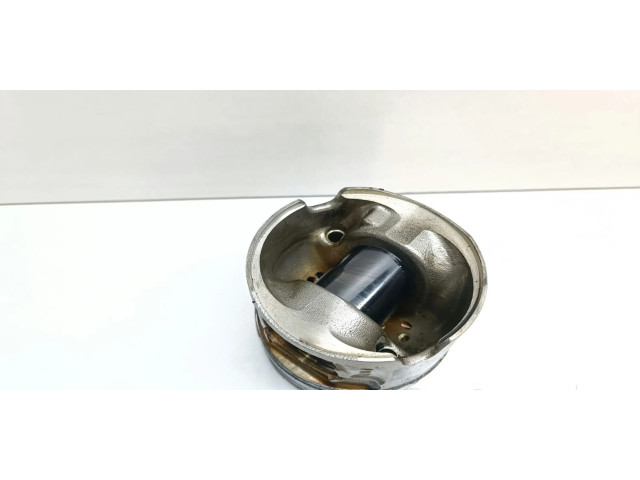 Píst 0840ZR   BMW 5 F10 F11  pro naftový motor 2.0 N47D20C 