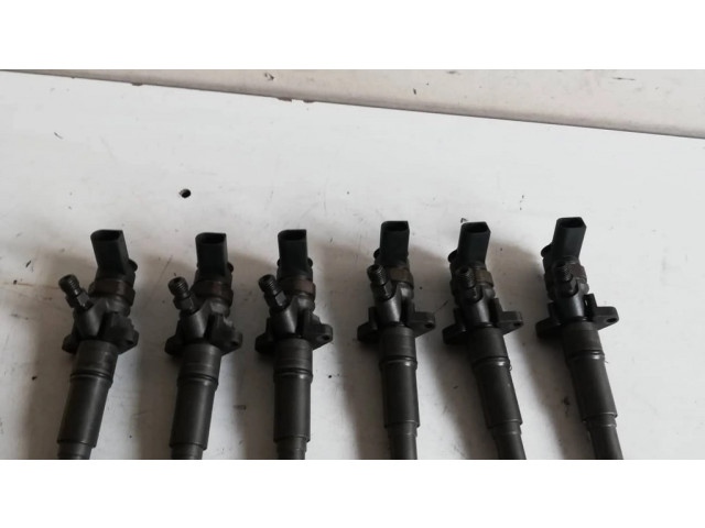 Vstřikovač    BMW 5 E60 E61  pro naftový motor 2.5  