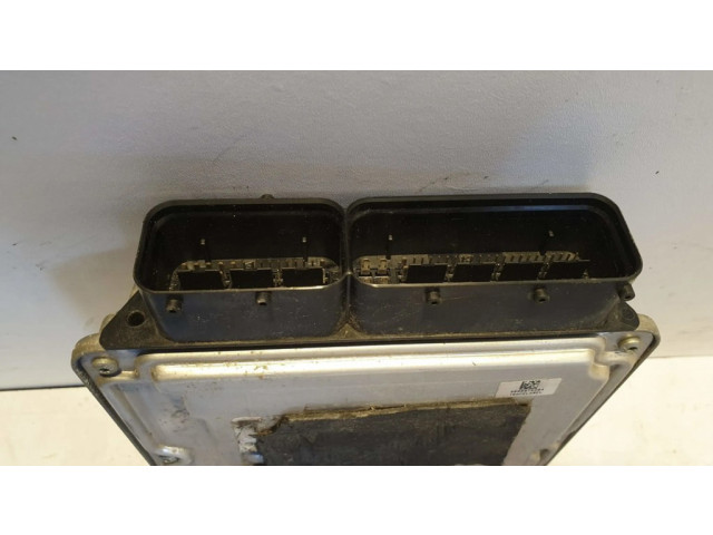 Блок управления двигателя 03G906016CD, 0281011945   Volkswagen Touran I