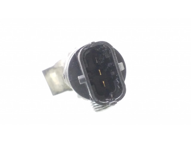 Vstřikovací lišta 0445216002, 0281002405   BMW 5 E39  pro naftový motor 2.5  