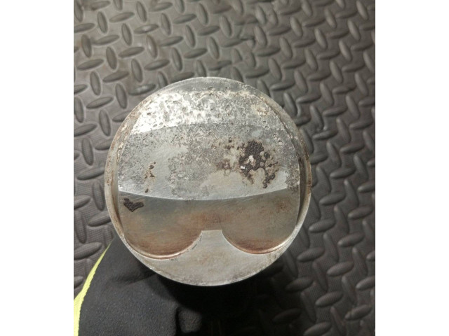 Píst 7838623   BMW M5    S85 B50AA 