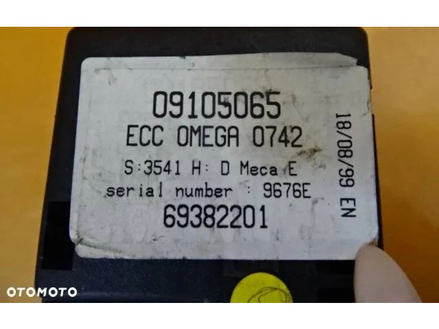 Блок управления климат-контролем 09105065, 69382201   Opel Omega B2