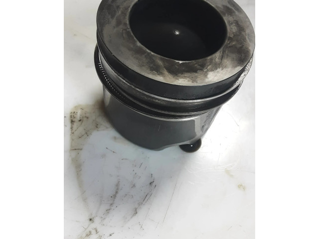 Píst 8372T, 5R2   Audi A6 S6 C7 4G  pro naftový motor 3.0  
