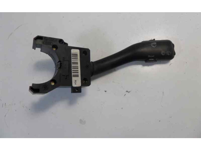 Ручка стеклоочистителей 4B0953503H   Skoda Fabia Mk1 (6Y)