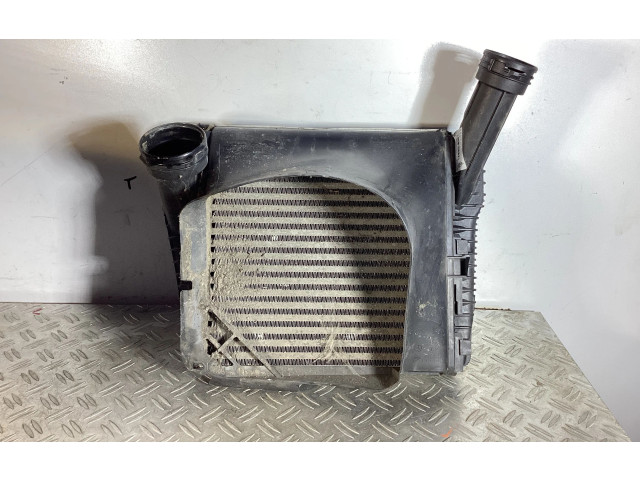 Интеркулер  7P0145804B, 7L0117030   Volkswagen Touareg II 