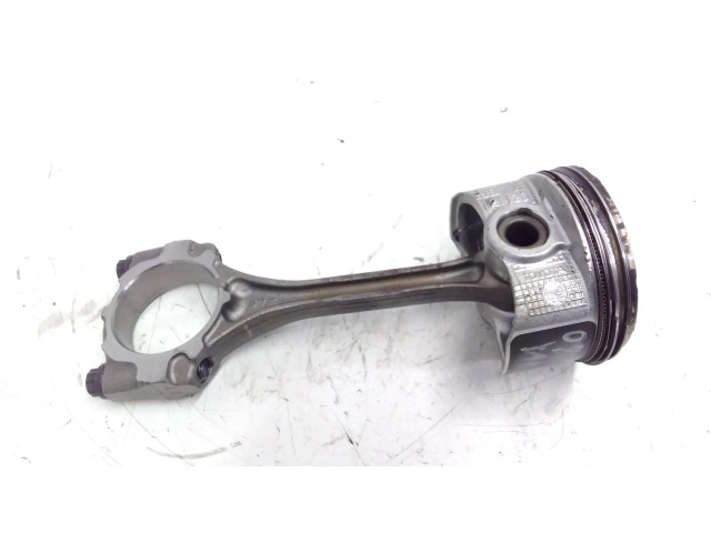 Píst 21120   Toyota Yaris  pro benzínový motor 1.5  0869