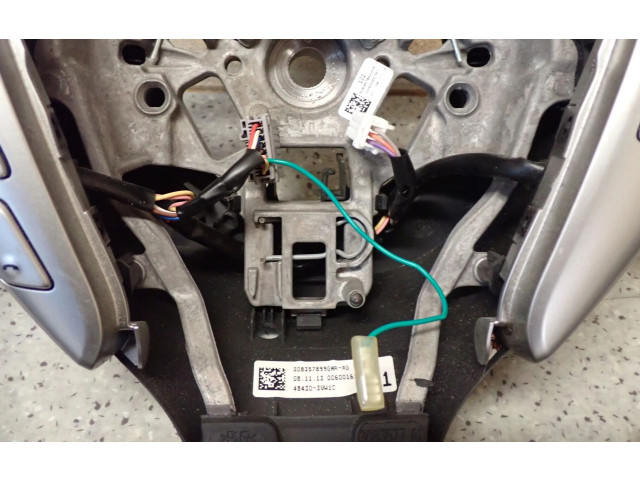 Volant Nissan Note (E12) 2014   