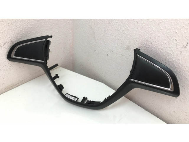 Steering wheel trim