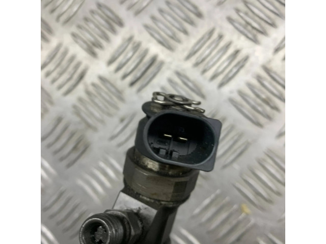 Vstřikovač 7794435   BMW 3 E90 E91  pro naftový motor 2.0  