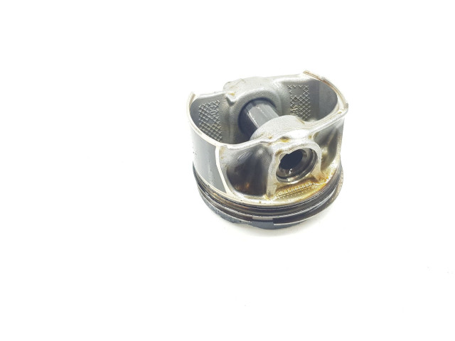 Píst 9488343, 11259488343   BMW 1 F40     