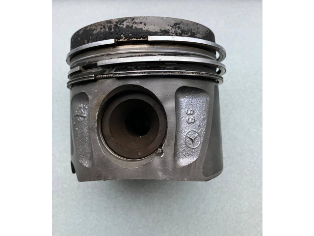 Píst A6420305517, A6420302218   Mercedes-Benz E W212    OM642.850 